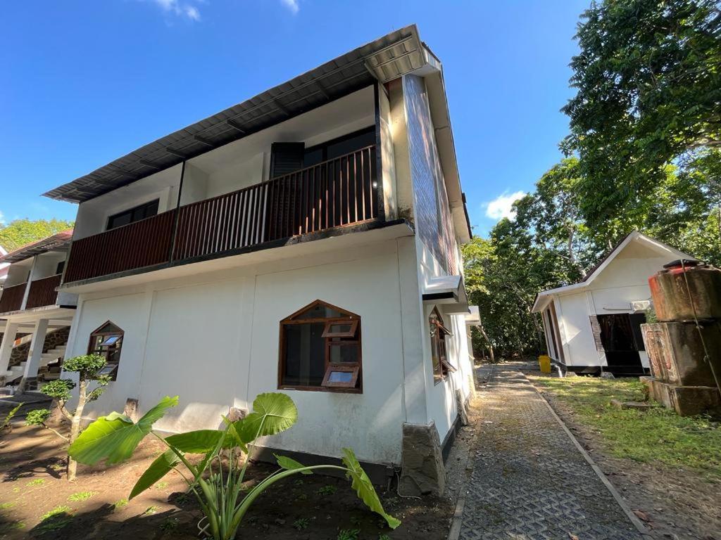 Capital O 92612 Penginapan D'Alas Purwo & Beachnearpadang Savana Sadengan 바뉴왕기 외부 사진