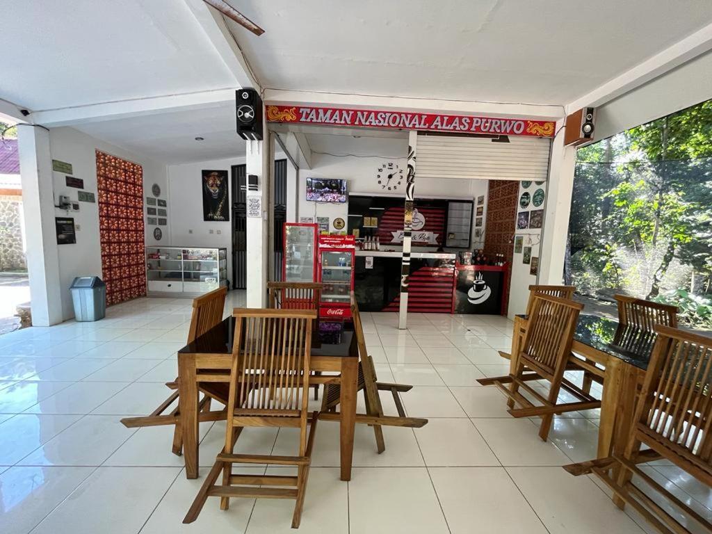 Capital O 92612 Penginapan D'Alas Purwo & Beachnearpadang Savana Sadengan 바뉴왕기 외부 사진