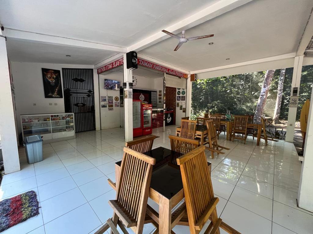 Capital O 92612 Penginapan D'Alas Purwo & Beachnearpadang Savana Sadengan 바뉴왕기 외부 사진