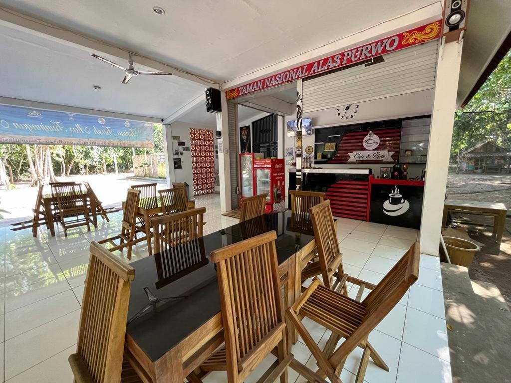 Capital O 92612 Penginapan D'Alas Purwo & Beachnearpadang Savana Sadengan 바뉴왕기 외부 사진