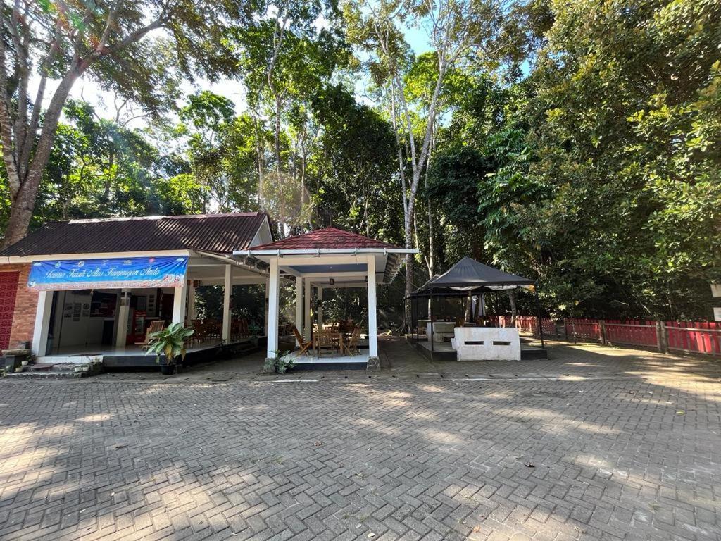 Capital O 92612 Penginapan D'Alas Purwo & Beachnearpadang Savana Sadengan 바뉴왕기 외부 사진